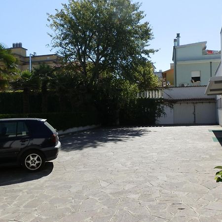 Hotel Nautic B&B Bellaria-Igea Marina Exterior photo